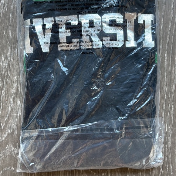 Brand New Chinatown Market University Tee - Rare - Medium - Picture 2 of 2